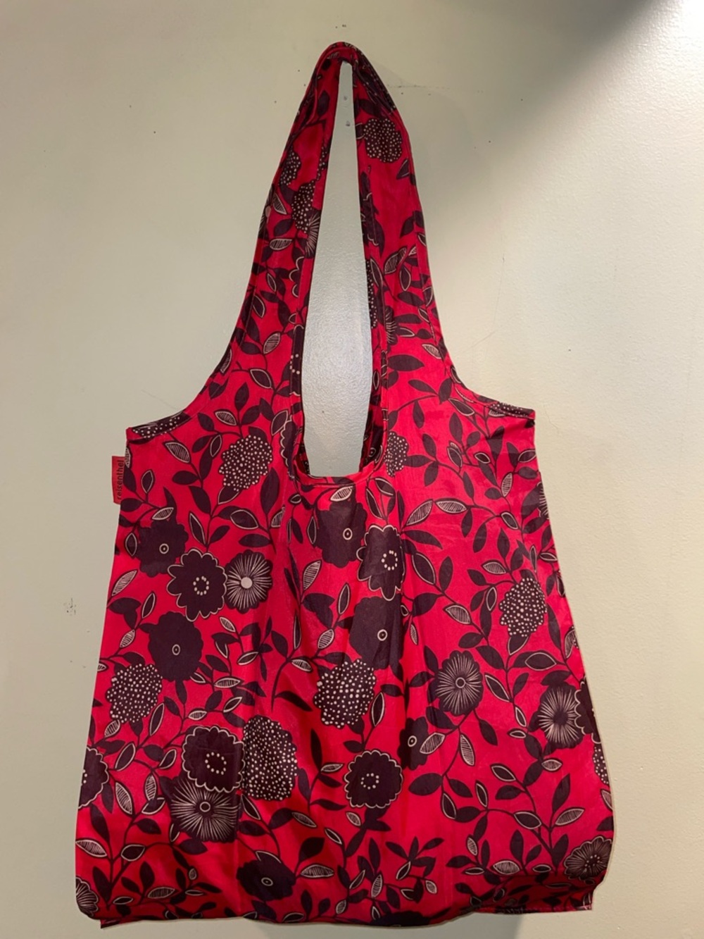 Reisenthel Floral Tote Bag in Red and Dark Brown